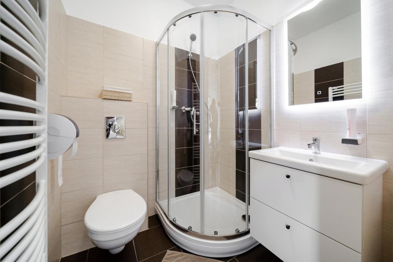 Hotel Pipacs Panir & Grill Garden Vendeghaz Győrújbarát Exteriér fotografie